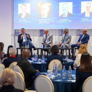 photo conférence Monaco summit 2026 Fairmont public attentif