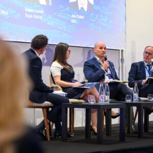 photo conférence Monaco summit 2026 Fairmont public attentif