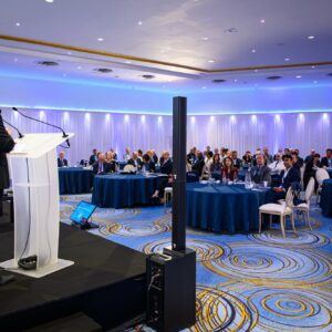 photo conférence Monaco summit 2026 Fairmont public attentif